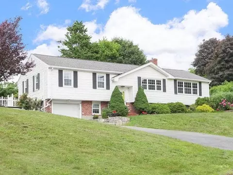 3 Longview Dr, Milford, MA 01757