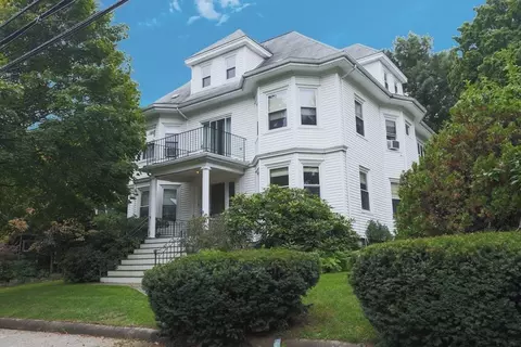 44 Gray St, Arlington, MA 02476