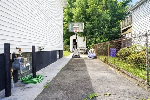 31 Sachem, Fall River, MA 02724 photo 4