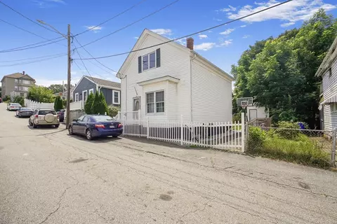 31 Sachem, Fall River, MA 02724 photo 2