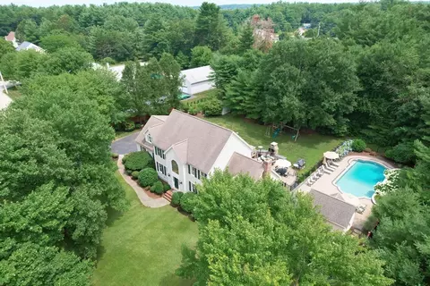 14 Sheila Ln, Franklin, MA 02038