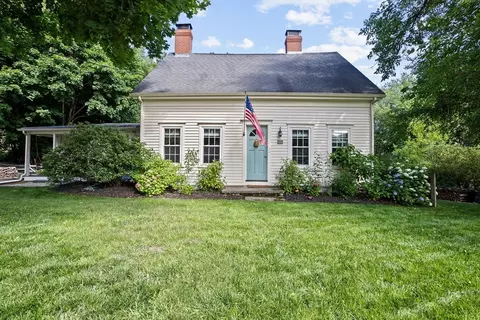 562 Forest St, Marshfield, MA 02050