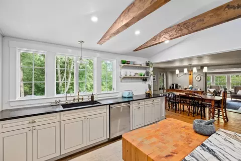 562 Forest St, Marshfield, MA 02050 photo 3