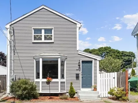 64 Beaver St, Salem, MA 01970