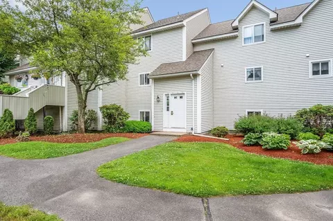 100 Merrimack Ave #116, Dracut, MA 01826