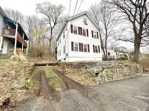 4 Oswald St, Worcester, MA 01607