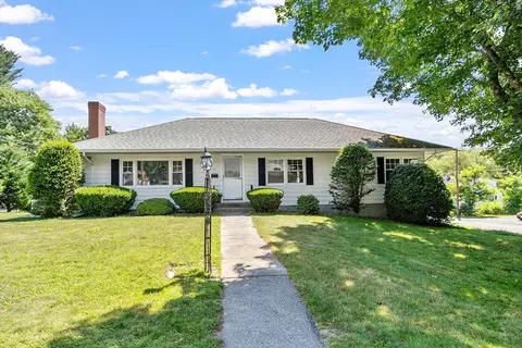 2 Dale Ave, Auburn, MA 01501