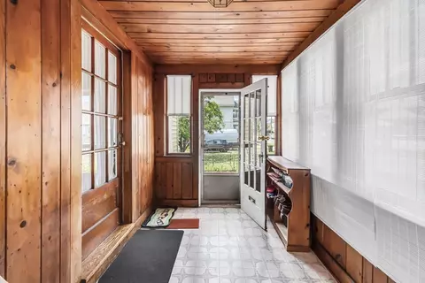 Entry Way - 44 Cherrelyn St, Springfield, MA 01104 photo 2 of 2