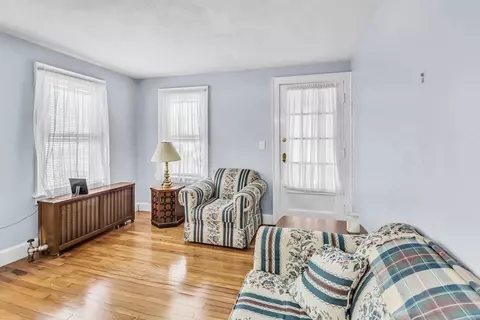 Living - 44 Cherrelyn St, Springfield, MA 01104 photo 3 of 5