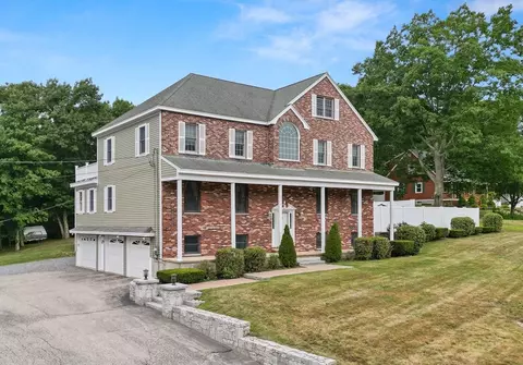 2 Dana Dr, Groveland, MA 01834