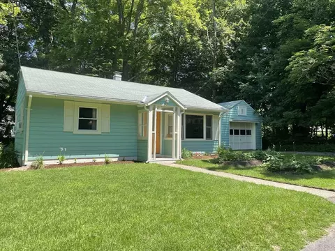 Exterior - 32 Powell St, Northampton, MA 01062 photo 2 of 3