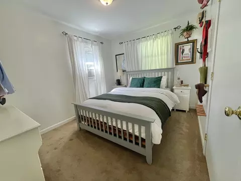 Bedroom - 32 Powell St, Northampton, MA 01062 photo 2 of 4