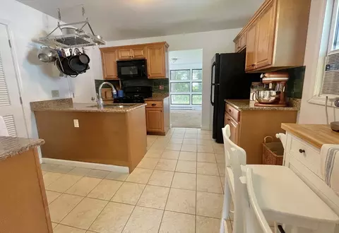 Kitchen - 32 Powell St, Northampton, MA 01062 photo 1 of 5