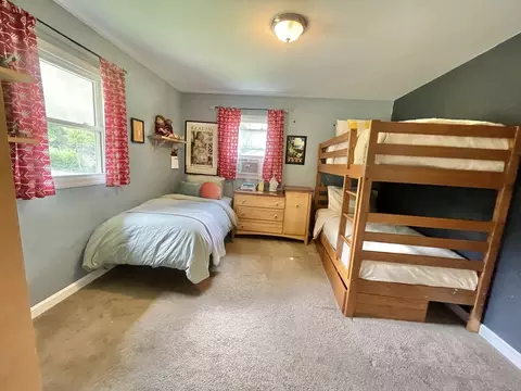 Bedroom - 32 Powell St, Northampton, MA 01062 photo 3 of 4