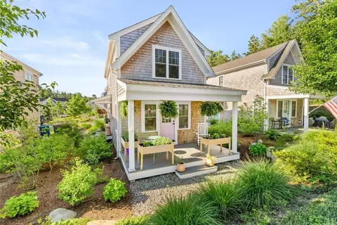 7 Lunar Dr, Plymouth, MA 02360