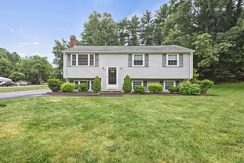 10 Cape Cod Ln, Hanover, MA 02339