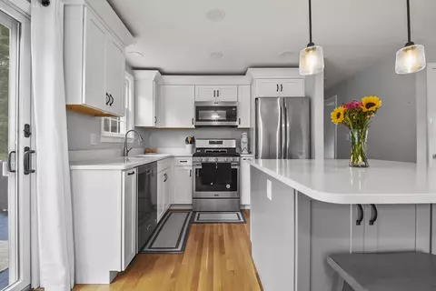 10 Cape Cod Ln, Hanover, MA 02339 photo 6