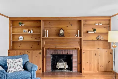 Living - 3 Rayfield Rd, Marshfield, MA 02050 photo 2 of 2