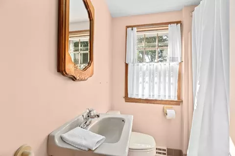 Bath - 3 Rayfield Rd, Marshfield, MA 02050 photo 1 of 2