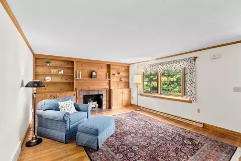 Living - 3 Rayfield Rd, Marshfield, MA 02050 photo 1 of 2