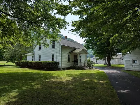 26 Mountain Rd, Deerfield, MA 01373