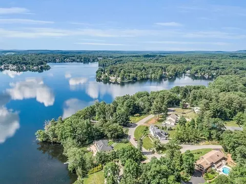 2 Lakewood Rd, Windham, NH 03087