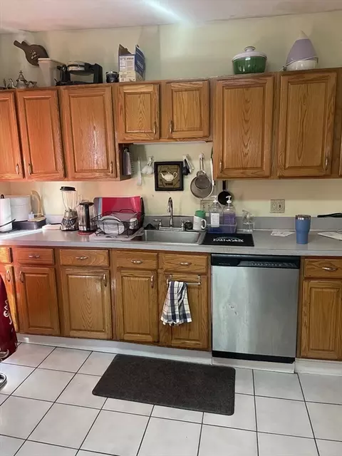 425 Ferry St, Everett, MA 02149 photo 2