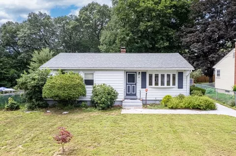 144 Lloyd Ave, Springfield, MA 01119 photo 4