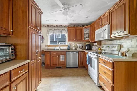 Kitchen - 3 Trask St, Danvers, MA 01923 photo 2 of 3