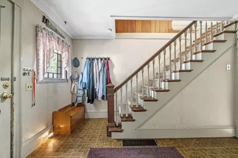Entry Way - 3 Trask St, Danvers, MA 01923 photo 2 of 3