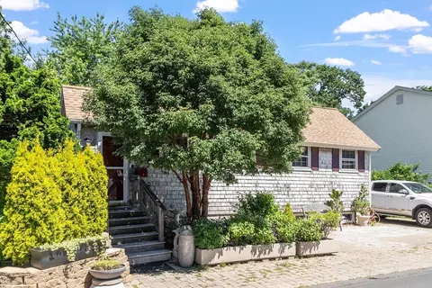 21 Glenwood Rd, Lynn, MA 01904