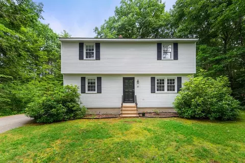 25 Holly Dr, Gardner, MA 01440