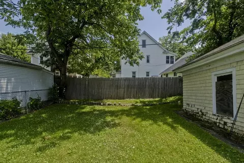 Exterior - 39 E Alvord St, Springfield, MA 01108 photo 5 of 8