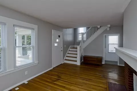 Living - 39 E Alvord St, Springfield, MA 01108 photo 5 of 8