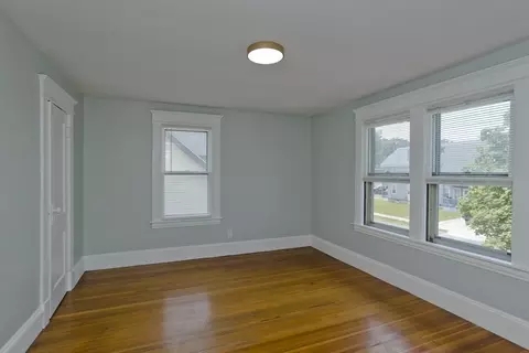 Bedroom - 39 E Alvord St, Springfield, MA 01108 photo 5 of 13