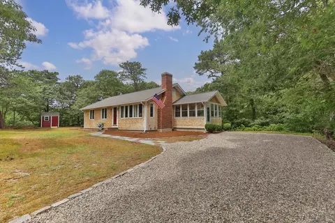 11 Oval Rd, Chatham, MA 02633