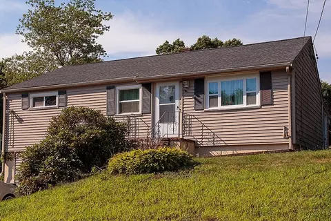 438 Grove St, Braintree, MA 02184