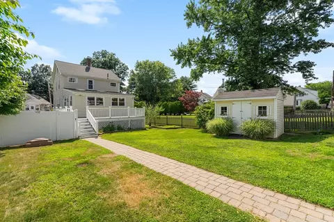 Exterior - 433 Baker St, Boston, MA 02132 photo 6 of 8