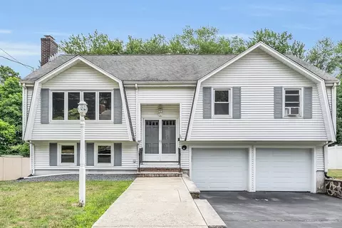 10 Arrow Cir, Reading, MA 01867
