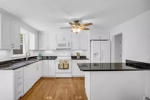 10 Arrow Cir, Reading, MA 01867 photo 10