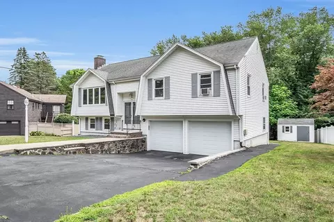 10 Arrow Cir, Reading, MA 01867 photo 2