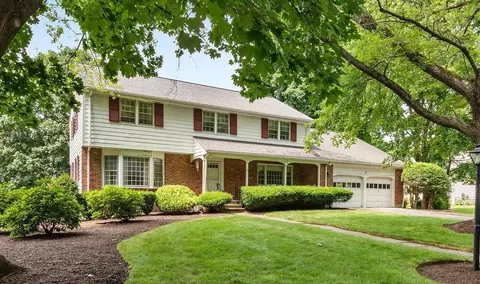 19 Saddle Clb, Lexington, MA 02420