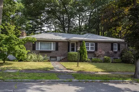 17 Outlook Rd, Wakefield, MA 01880