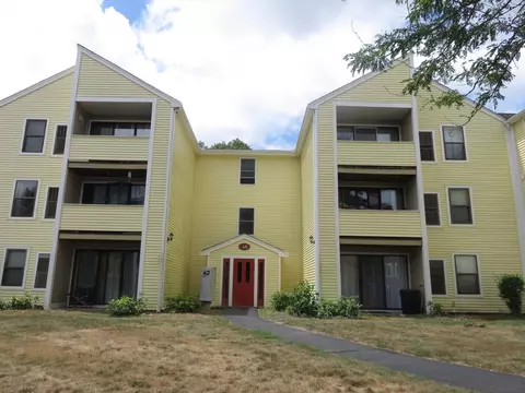 5 Marc Dr #5A6, Plymouth, MA 02360