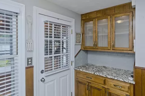 37 Monroe St, Chicopee, MA 01020 photo 6