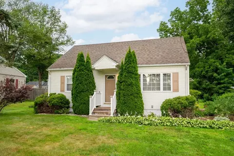 101 River Rd, Agawam, MA 01001