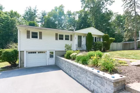 66 Old Bolton Rd, Hudson, MA 01749