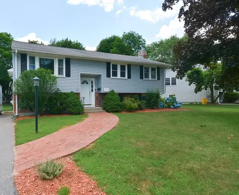 16 August Dr, Framingham, MA 01701