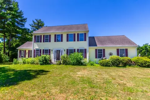 26 Harvest Cir, Wareham, MA 02576