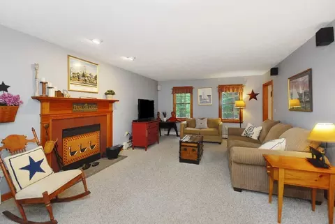 Living - 6 Haley Ln, Acton, MA 01720 photo 2 of 3